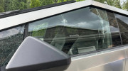 Chủ xe Tesla Cybertruck hoang mang vì 