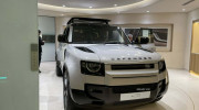 Land Rover Defender 2026 chính thức ra mắt Việt Nam: SUV offroad giá từ 5,09 tỷ đồng