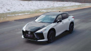 Lexus RZ ra mắt phiên bản nâng cấp giữa vòng đời với loạt trang bị hiện đại
