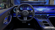 Mercedes-Benz C-Class EV lộ nội thất như phi thuyền: Màn hình MBUX Hyperscreen khổng lồ 39,1 inch