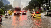 Cách xử lý khi ô tô bị mắc kẹt trong vùng ngập nước