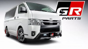 Xe 16 chỗ Toyota Hiace được độ hầm hố như xe đua