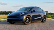 Tesla triệu hồi hơn 1,8 triệu xe do lỗi nắp capo có thể bật mở khi đang lái