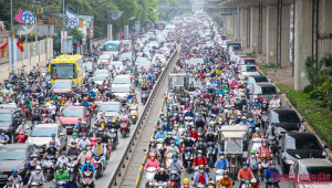 Chủ tịch TP Hà Nội đề xuất: Mỗi ô tô nên có mã số định danh riêng và số dư tài khoản