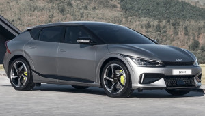 Kia EV6 chính thức ra mắt, đánh bại Porsche Taycan với khả năng tăng tốc 0 - 100 km/h trong 3.5 giây