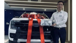Nghệ An: Nhờ sale bấm biển, bộ đôi Ford Ranger “rinh” được biển VIP