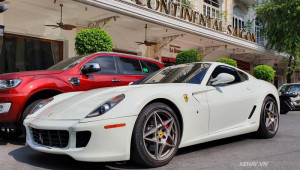 Nhiều tuổi nhưng Ferrari 599 GTB vẫn nổi bật giữa 