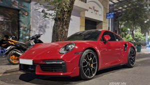Sài Gòn: Ngắm chiếc Porsche 911 Turbo S màu đỏ 