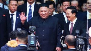 Siêu xe bọc thép chở Chủ tịch Triều Tiên Kim Jong-un rời ga Đồng Đăng về Hà Nội