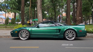 Chạm mặt huyền thoại Honda/Acura NSX 1991 trên đường phố Sài Gòn