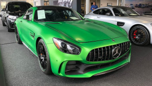 Rộ tin đồn thêm một siêu phẩm Mercedes-AMG GT R sắp về Việt Nam với màu sơn “thửa riêng”