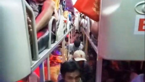 Tàu xe dịp Tết Nguyên đán: Bị nhồi nhét, 