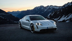 Porsche Taycan dính nghi vấn mất điện khi đang vận hành