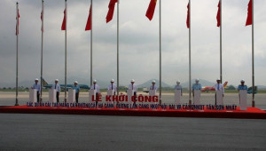 Hai đường băng hư hỏng tại Nội Bài và Tân Sơn Nhất chính thức được cải tạo