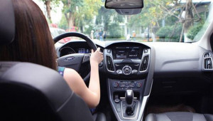 Khi phụ nữ cầm vô lăng…