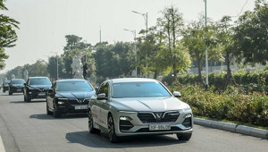 Diễu phố Hà Nội, dàn xe VinFast Lux thu hút mọi ánh nhìn