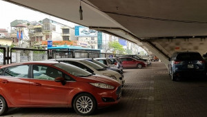 Trông giữ xe gầm cầu: Giải pháp tức thời đáp ứng nhu cầu cấp thiết của người dân