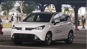 Đề xuất giảm 50% mức thu lệ phí trước bạ xe ô tô điện so với xe chạy xăng