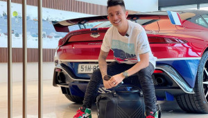 Soi biển số siêu phẩm Aston Martin V8 Vantage mới tậu của doanh nhân Phạm Trần Nhật Minh