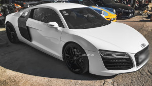 Sài Gòn: Chạm mặt hàng hiếm Audi R8 V8 số sàn duy nhất tại Việt Nam