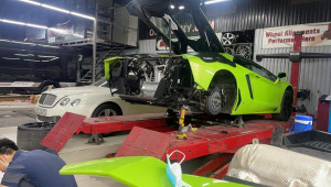 Lamborghini Aventador LP700-4 Roadster màu xanh cốm vừa về nước đã lập tức được 