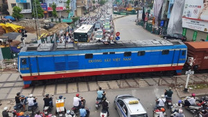 Những kỹ năng ai cũng cần biết khi băng qua đường ray tàu hỏa