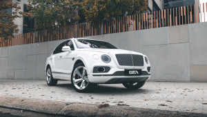 Sài Gòn: Bentley Bentayga First Edition màu đồng hóa 