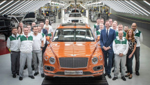 Đợt giao xe đầu tiên của Bentley Bentayga Hybrid đã được tiến hành