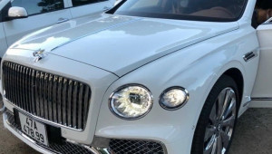 Bentley Flying Spur V8 hơn 18 tỷ đồng của cô nàng bán mỹ phẩm ở Đắk Lắk đã ra biển trắng