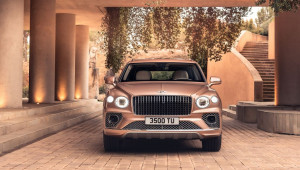 Bentley Bentayga Extended vừa ra mắt đã được chào bán tại Việt Nam với giá 19 tỷ VNĐ