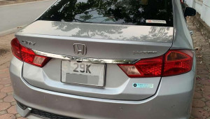 Người dân ngỡ ngàng vì bấm biển xe ô tô con lại ra biển xe tải