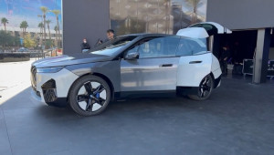 Cận cảnh công nghệ đổi màu xe chỉ bằng một nút bấm của BMW