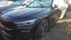 BMW 750i xDrive 2022 thế hệ mới bị thủy kích nghiêm trọng đang được rao bán