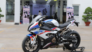 BMW S 1000 RR ra mắt tại Việt Nam, thêm trang bị M-Performance với giá 1,099 tỷ đồng