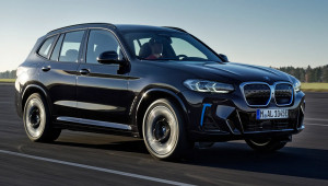 [ĐÁNH GIÁ XE] BMW iX3 giá 3,5 tỷ đồng vừa ra mắt Việt Nam: Nhỏ gọn, hữu dụng, giá cao