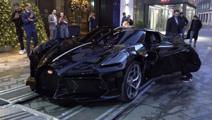 Bugatti La Voiture Noire: Hypercar “đắt nhất hành tinh” trở thành đồ trưng bày vào dịp Giáng sinh