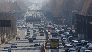 Hàn Quốc tặng gói phúc lợi cho người cao tuổi bỏ bằng lái ôtô