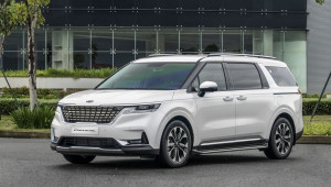 Kia Carnival tăng giá tới 5 lần chỉ sau 1 năm ra mắt Việt Nam