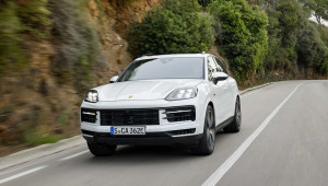 Porsche Cayenne Turbo S E-Hybrid 2024 ra mắt: Phiên bản tầm trung mạnh 512 mã lực, giá khoảng 2,4 tỷ VNĐ