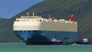 Tàu cháy, 3500 xe Nissan chìm xuống Thái Bình Dương