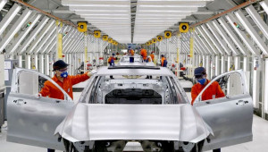 Trung Quốc rục rịch tái khởi động nền công nghiệp xe hơi sau dịch Covid-19