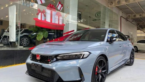 Honda Civic Type R 2023 đã về đại lý ở TP.HCM, chuẩn bị đến tay khách hàng