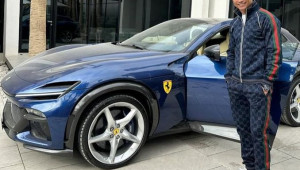 Cristiano Ronaldo tậu siêu SUV Ferrari Purosangue