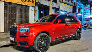 Diện kiến Rolls-Royce Cullinan với trang bị độc nhất tại Việt Nam trên phố Sài Thành