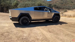 Chiếc Tesla Cybertruck đầu tiên trên thế giới được bán đấu giá, thu về gần 10 tỷ VNĐ