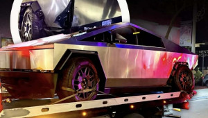 Tesla Cybertruck gây lỗ kỷ lục cho Edmunds: Bán xác chỉ còn 203 triệu VNĐ