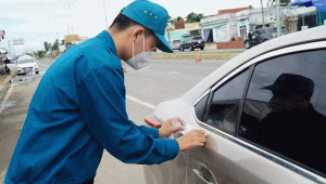 Nhiều người ủng hộ đồng tình với việc dán niêm phong cửa xe ô tô đi qua địa bàn tỉnh của Bến Tre