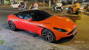 Sài Gòn: Diện kiến Aston Martin DB11 chính hãng gần 16 tỷ đồng với màu sơn nổi nhất Việt Nam