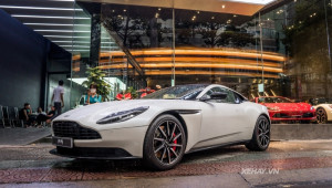 Sài Gòn: Aston Martin DB11 màu trắng Morning Frost White 
