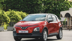 VinFast lập kỷ lục Việt Nam - cán mốc 100.000 ô tô bán ra trong 3 quý đầu năm